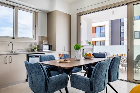 103 Mulberry Court- Modern with Large Terrace