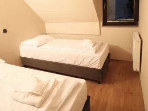 亞斯納木屋度假村