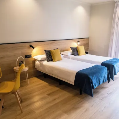 Hotel Adonis Capital Hoteles cerca de Museo Militar de Almeyda