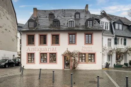 Limehome Saarbrücken Berliner Promenade Отели рядом с достопримечательностью «Университет Саара»