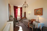 Hostellerie le Beffroi فنادق في Seguret