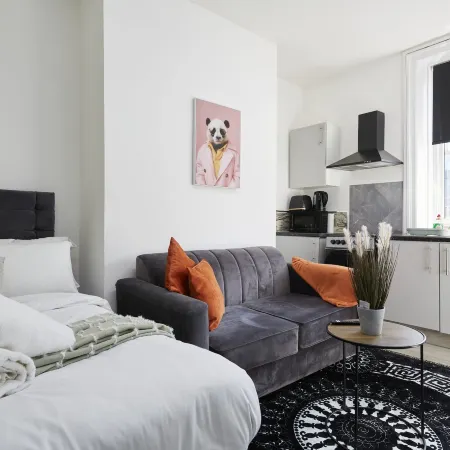 BV Royal Comfy Studiosuite Queensgate Huddersfield