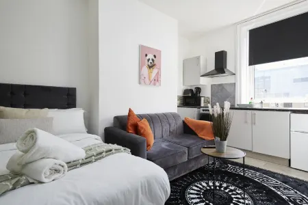 BV Royal Comfy Studiosuite Queensgate Huddersfield Отели рядом с достопримечательностью «Университет Хаддерсфилд Квинсгейт Кампус»