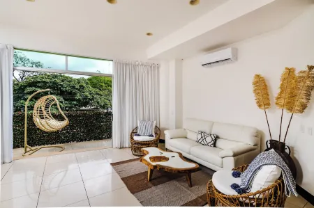 MVillas - Luxury 2Bed 2Bath Condo w Pool