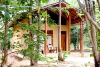 Fresco Lion Villa - Hostel Hotels in Кандалама
