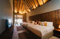 Naio Hotel y Villas Hotels in Дибулья