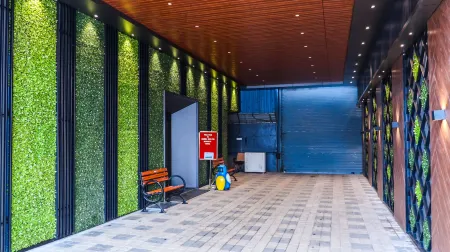 Rudra Shelter Business Hotel Отели в г. Вирар