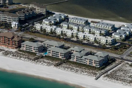 Starboard Village 521 Отели рядом с достопримечательностью «Pensacola Beach Gulf Side Artificial Reef»