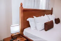 Ben and Moons Lodge and Event Center Hotels in Agbogba