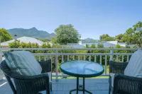 Oude Berg Guesthouse - 10 Caledon Street - Mountain view