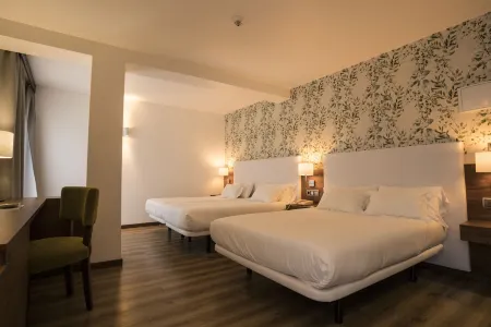 Hotel Piramide Отели в г. Санхенхо