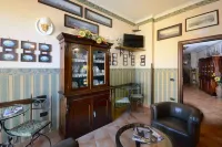 Pinto-Storey Hotel