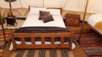 XL Bell Tent - Sleeps 6 - Log Burner - Parking - Homestays
