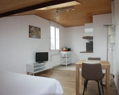Appartement RIOM Hotels in Reze