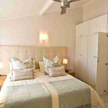 D3 Sea Lodge - by Stay in Umhlanga Rooms