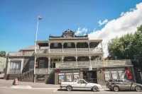 Deloraine Hotel فنادق في 