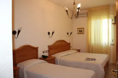 Hotel Ristorante l'Avvenire فنادق في Falerna