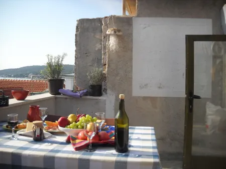 Voltera Apartments in Betina Old Town, with Parking Nearby Отели в г. Drage