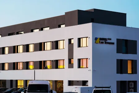 Hotel Las Terrazas Отели рядом с достопримечательностью «Salón del Reino de los Testigos de Jehová»