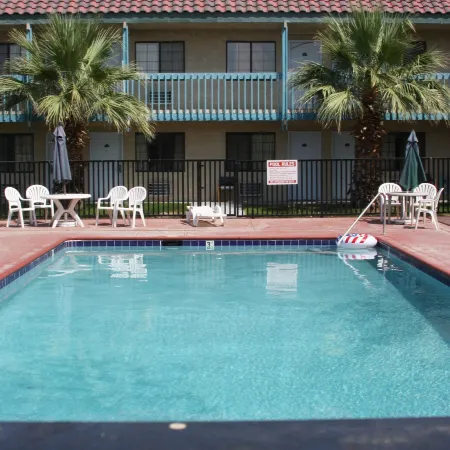 Days Inn & Suites by Wyndham Needles