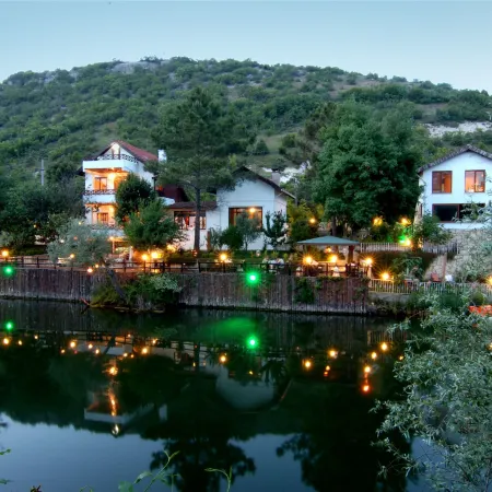 Beyaz Ev Agva - Adult Only +15