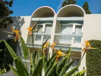 Howard Johnson by Wyndham Anaheim Hotel & Water Playground Hotels near Sleeping Beauty Castle Walkthrough