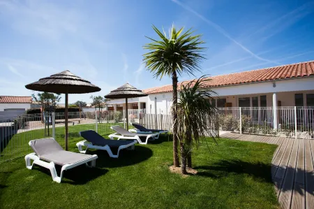 The Originals Résidence, Hôtel de Ré Отели в г. Ле-Буа-Плаж-ан-Ре