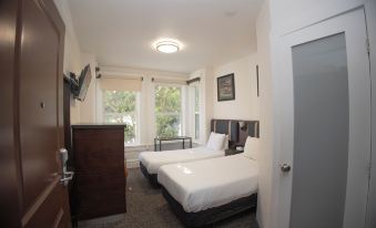 Casa Loma Hotel