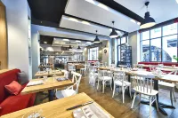 Le Comptoir du Voyageur Hôtels à : Poligny