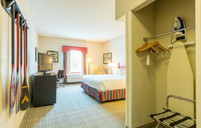 Wildwood Lodge & Suites