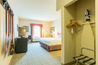Wildwood Lodge & Suites Hotels in Clive