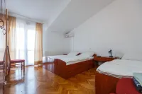 Guesthouse Varnica Hotels in Kaštel Štafilić