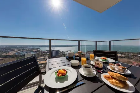 Oaks Darwin Elan Hotel Отели рядом с достопримечательностью «CDU Darwin Waterfront»