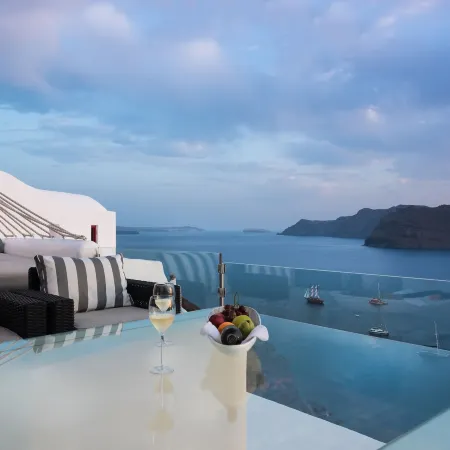 Hyperion Oia Suites