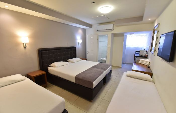 Hotel Maman