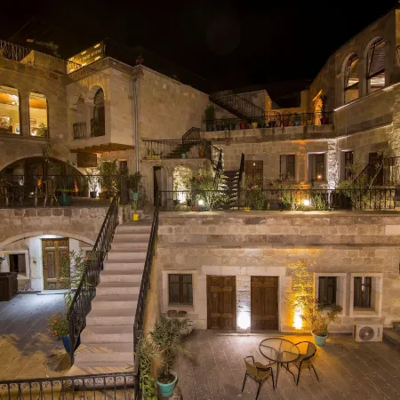 Elegance Cave Suites & Restaurant