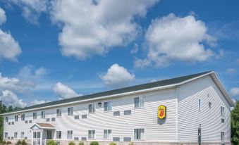 Super 8 by Wyndham Phillips