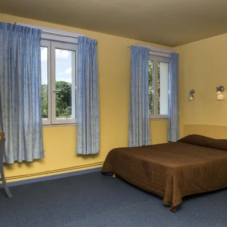 Hôtel & Résidence Avermes Отели в г. Аверм