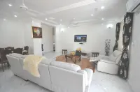 B2 Self Catering Apartments فنادق في Bakau