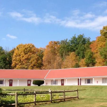 Four Winds Country Motel