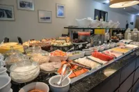 Hotel The Premium - breakfast