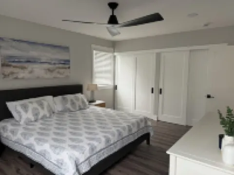 Chic Beachside Oasis - 3BR, 2BA, Walk to Shore!