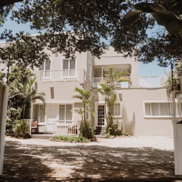 Caza Beach Guesthouse