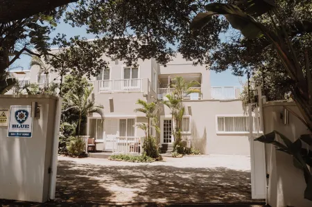 Caza Beach Guesthouse