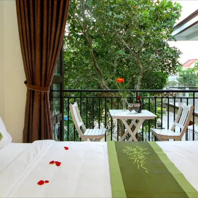 Blue Lake Homestay Các khách sạn gần Tân An