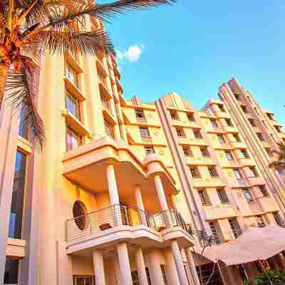 Suncoast Hotel & Towers Hotel Exterior