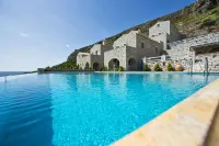 In Plo Luxury Suites - piscina