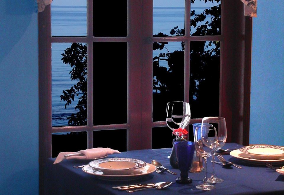 라스 플로레스 호텔 수영장