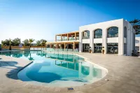 Solimar White Pearl - Adults Only - Pools