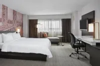 Teaneck Marriott at Glenpointe - bar